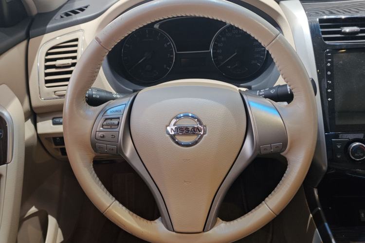 Used Nissan Teana 2014 2.0L XL Upper Tech Edition Interior 4