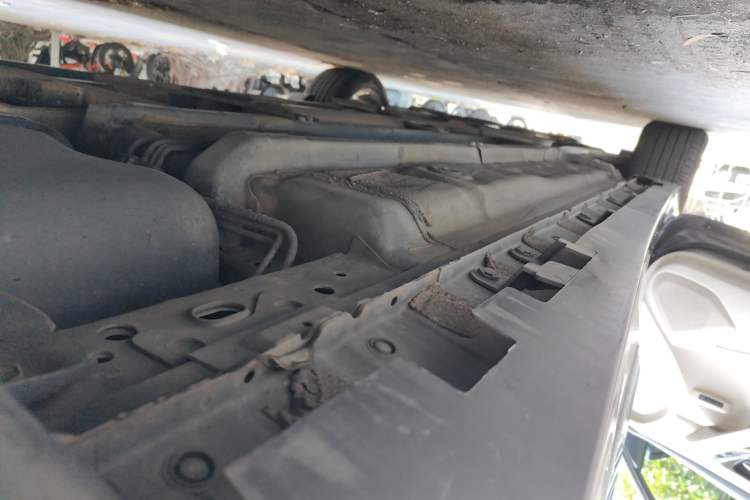 Used Nissan Teana 2014 Duke 2.5L XV Deluxe Edition Left Side Sill