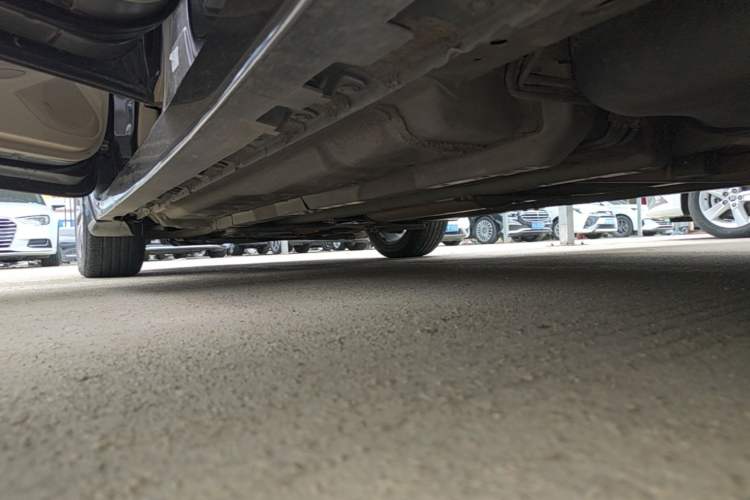 Used Nissan Teana 2014 Duke 2.5L XV Deluxe Edition Left Side Sill