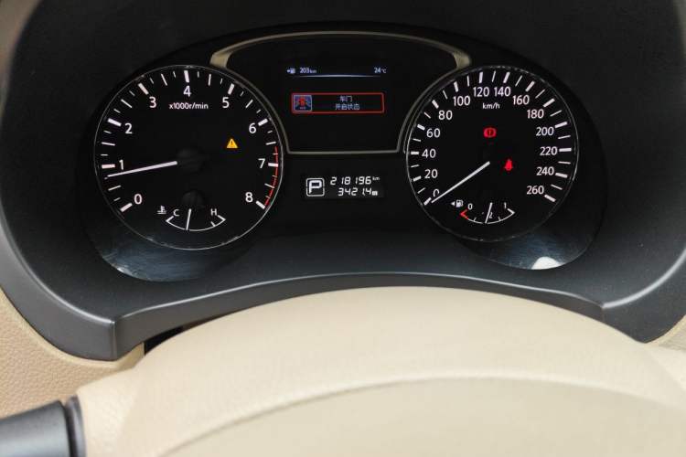 Used Nissan Teana 2014 Duke 2.5L XV Deluxe Edition Odometer Close Up