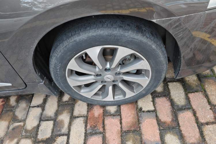Used Nissan Teana 2014 Duke 2.5L XV Deluxe Edition Right Front Wheel Hub