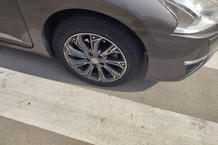 Used Nissan Teana 2014 Duke 2.5L XV-VIP Luxury Edition Right Front Wheel Hub