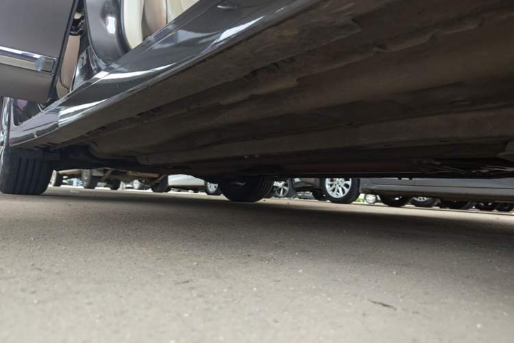 Used Nissan Teana 2014 Duke 2.5L XV Deluxe Edition Right Side Sill