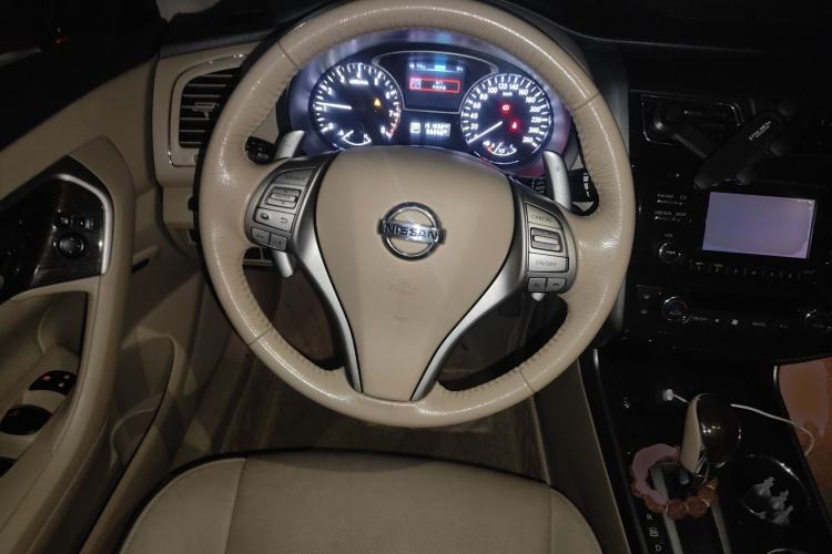 Used Nissan Teana 2014 Duke 2.5L XV Deluxe Edition Steering Wheel