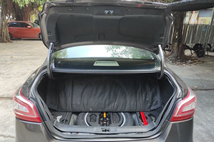 Used Nissan Teana 2014 Duke 2.5L XV Deluxe Edition Trunk