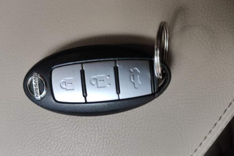 Used Nissan Teana 2014 Duke 2.5L XV Deluxe Edition Vehicle Key