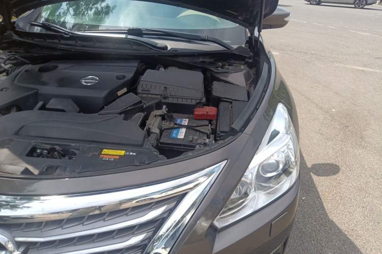 Used Nissan Teana 2014 Duke 2.5L XV Deluxe Edition Engine Bay Left