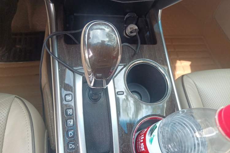 Used Nissan Teana 2014 Duke 2.5L XV Deluxe Edition Gear Lever