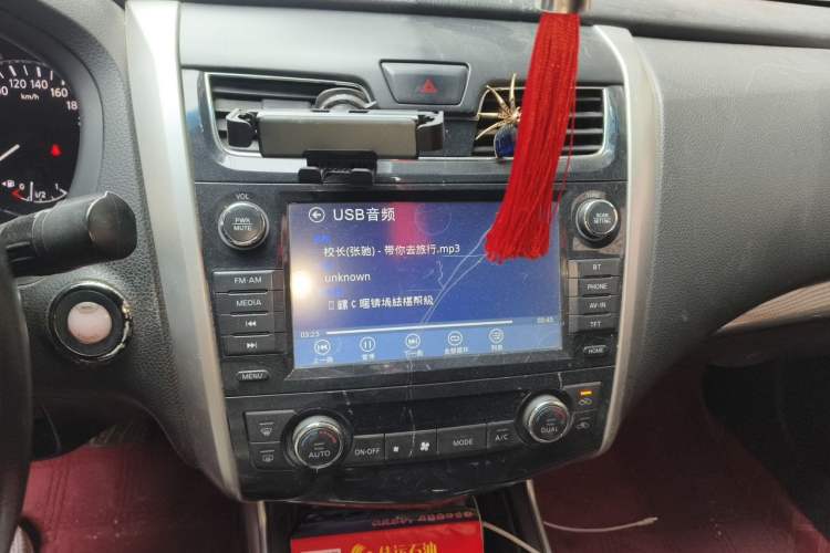 Used Nissan Teana 2014 Duke 2.5L XV Deluxe Edition Audio And AC Panel