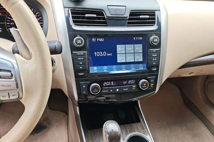 Used Nissan Teana 2014 Duke 2.5L XV Glory Edition Audio And AC Panel