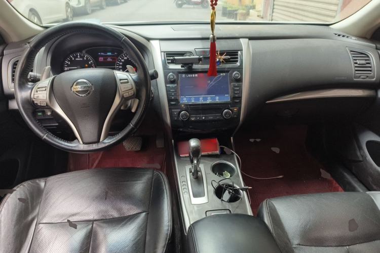 Used Nissan Teana 2014 Duke 2.5L XV Deluxe Edition Center Console