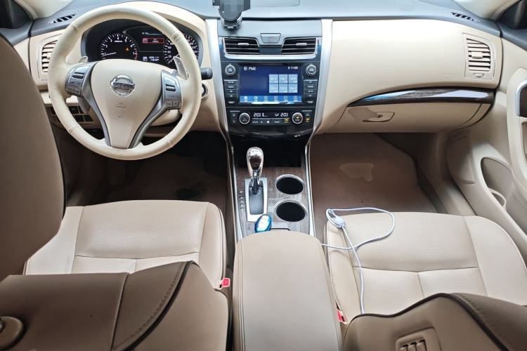 Used Nissan Teana 2014 Duke 2.5L XV Glory Edition Center Console