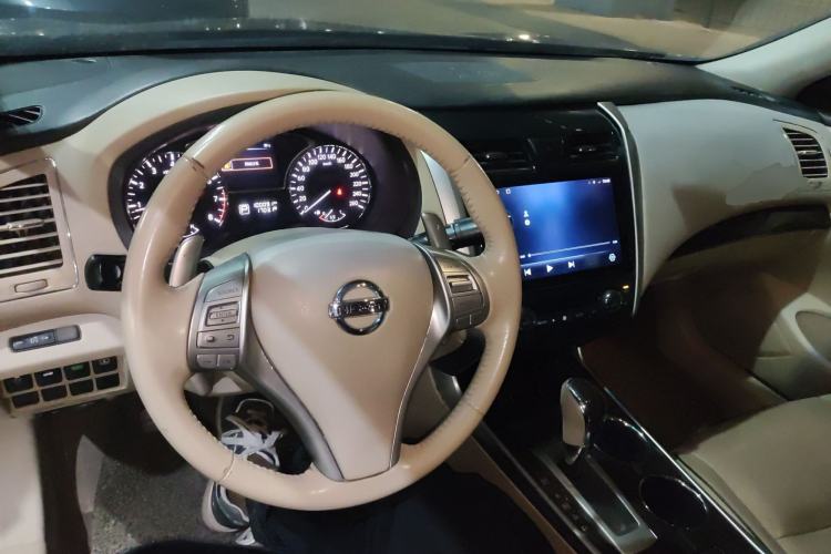 Used Nissan Teana 2014 Duke 2.5L XV Glory Edition Center Console