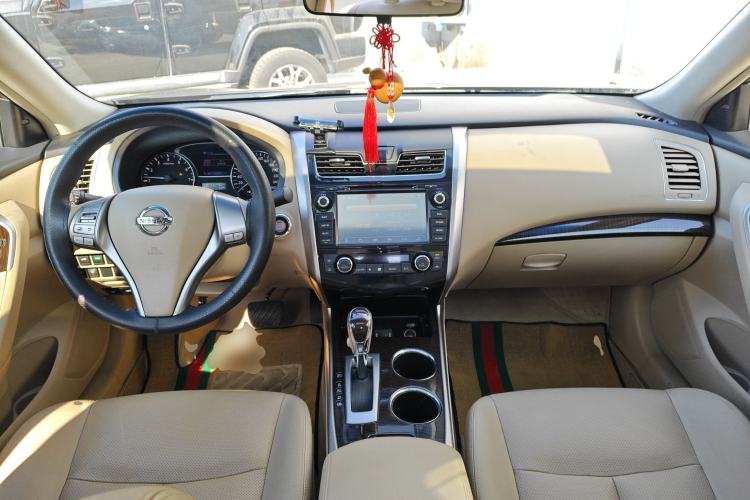 Used Nissan Teana 2014 2.0L XL Upper Tech Edition Center Console