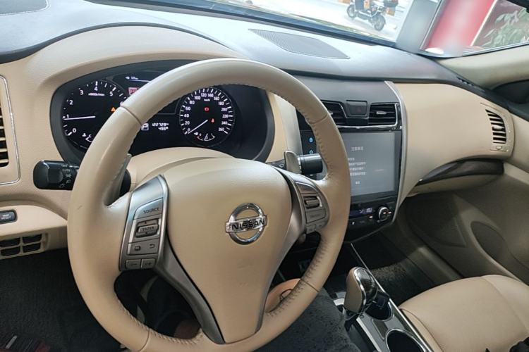 Used Nissan Teana 2014 Duke 2.5L XV Glory Edition Center Console