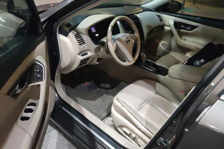 Used Nissan Teana 2014 Duke 2.5L XV Glory Edition Driver Seat