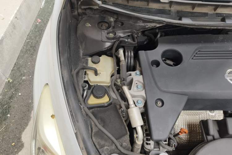 Used Nissan Teana 2014 Duke 2.5L XV Deluxe Edition Engine Bay Right