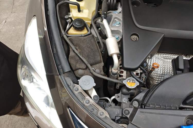 Used Nissan Teana 2014 Duke 2.5L XV Glory Edition Engine Bay Right