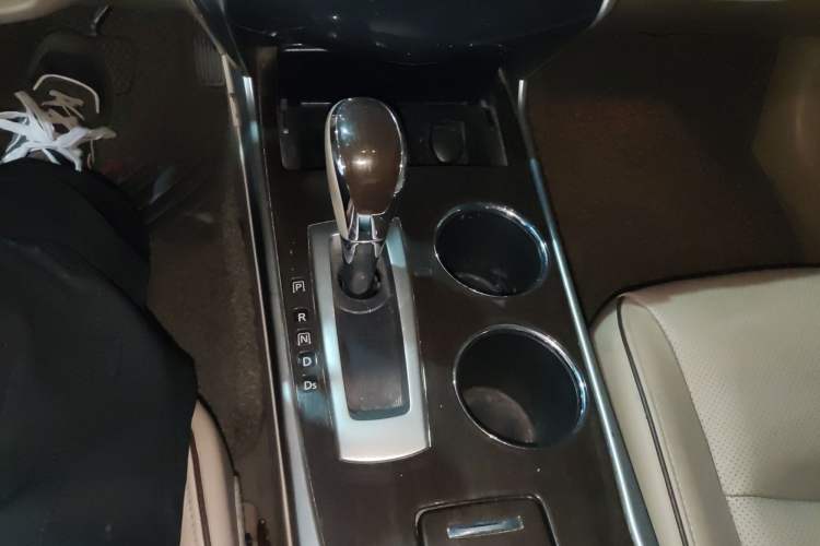 Used Nissan Teana 2014 Duke 2.5L XV Glory Edition Gear Lever