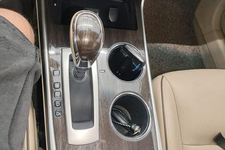 Used Nissan Teana 2014 Duke 2.5L XV Glory Edition Gear Lever