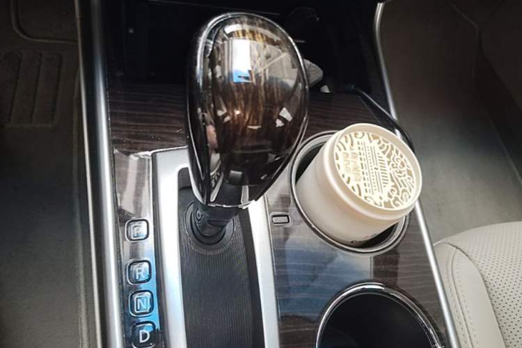 Used Nissan Teana 2014 2.5L XL Upper Tech Edition Gear Lever