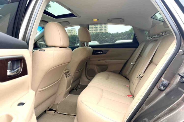 Used Nissan Teana 2014 2.5L XL Upper Tech Edition Interior 1