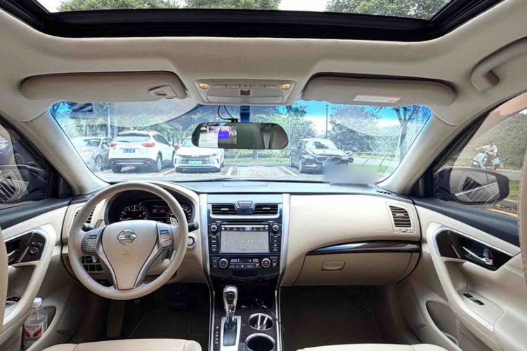 Used Nissan Teana 2014 2.5L XL Upper Tech Edition Interior 2
