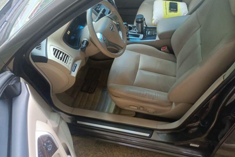 Used Nissan Teana 2014 2.0L XL Upper Tech Edition Interior 3