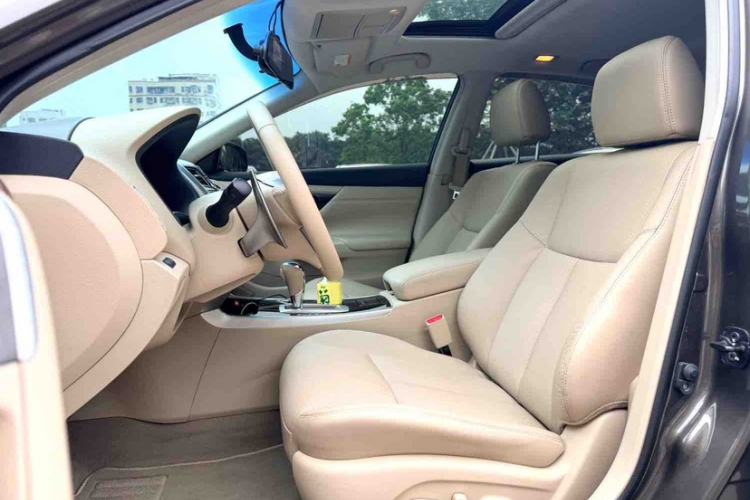 Used Nissan Teana 2014 2.5L XL Upper Tech Edition Interior 3