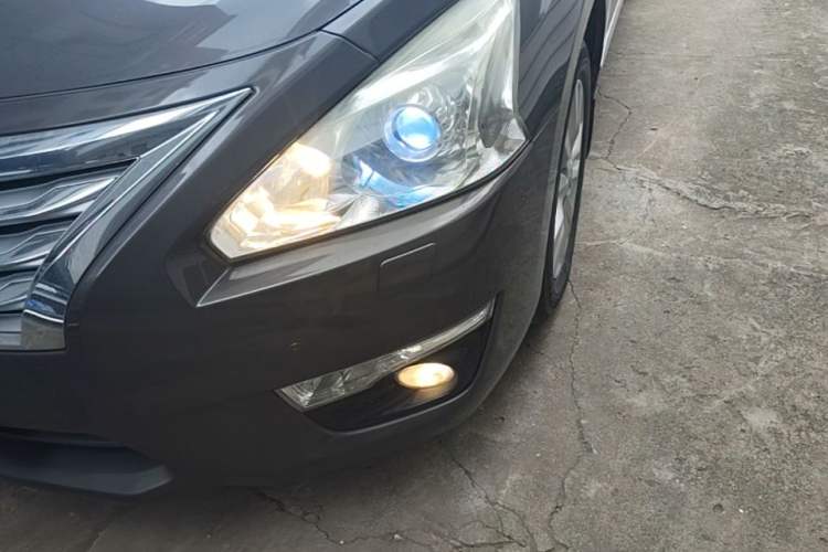 Used Nissan Teana 2014 2.5L XL Upper Tech Edition Left Front Headlight
