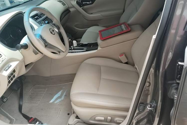 Used Nissan Teana 2014 2.5L XL Upper Tech Edition Left Front Seat