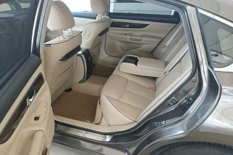 Used Nissan Teana 2014 Duke 2.5L XV Deluxe Edition Left Rear Seat