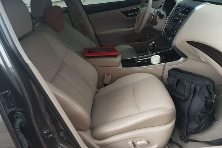 Used Nissan Teana 2014 2.5L XL Upper Tech Edition Right Front Seat