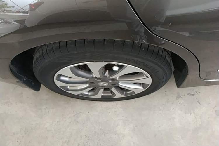 Used Nissan Teana 2014 Duke 2.5L XV Deluxe Edition Right Rear Wheel Hub