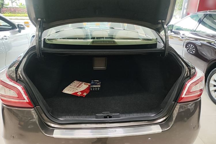 Used Nissan Teana 2014 Duke 2.5L XV Glory Edition Trunk