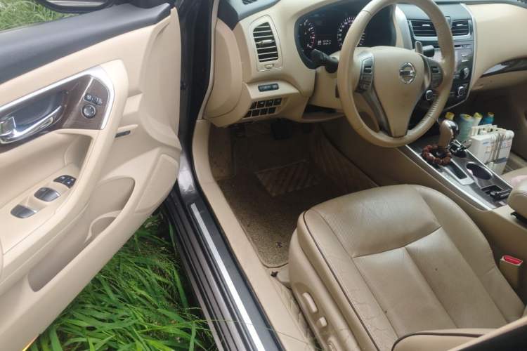 Used Nissan Teana 2014 Duke 2.5L XV Deluxe Edition Driver Seat