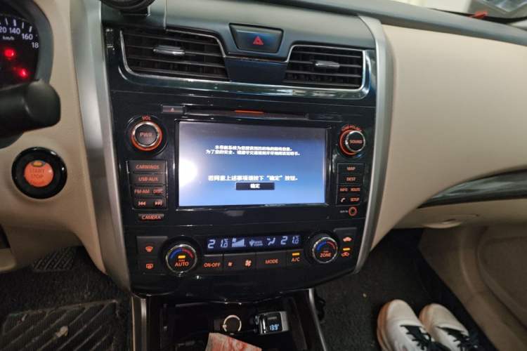 Used Nissan Teana 2014 Duke 2.5L XV-VIP Luxury Edition Audio And AC Panel