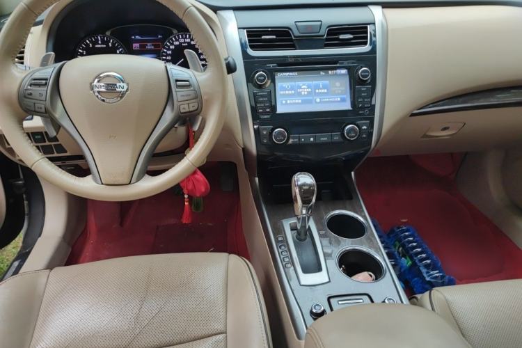 Used Nissan Teana 2014 Duke 2.5L XV-VIP Luxury Edition Center Console