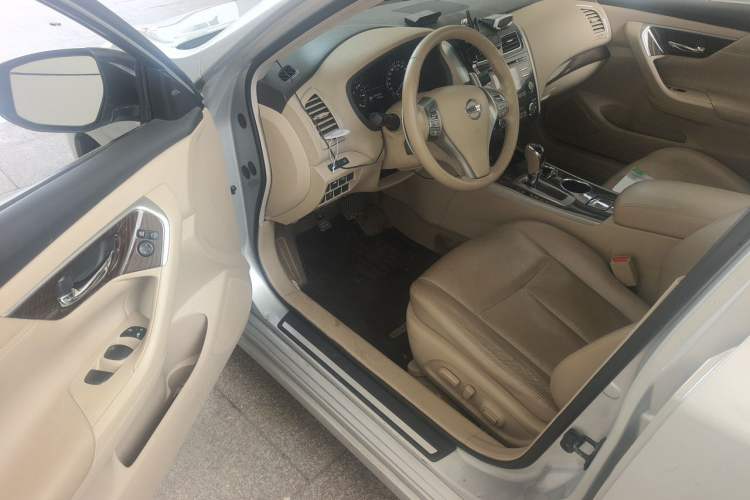 Used Nissan Teana 2014 2.5L XL Upper Tech Edition Driver Seat