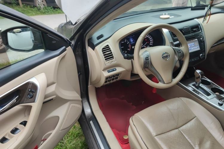 Used Nissan Teana 2014 Duke 2.5L XV-VIP Luxury Edition Driver Seat