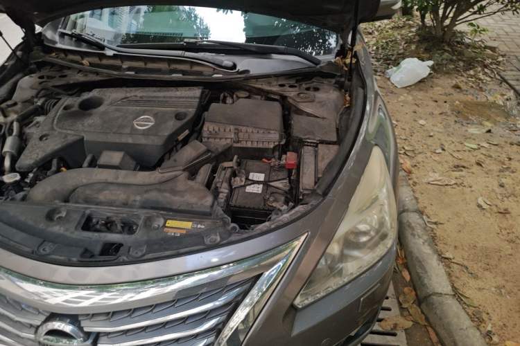 Used Nissan Teana 2014 Duke 2.5L XV-VIP Luxury Edition Engine Bay Left