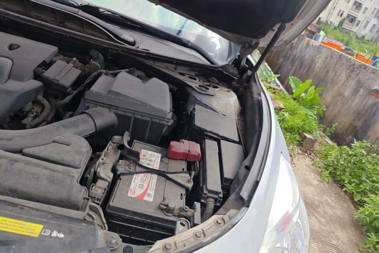 Used Nissan Teana 2014 2.0L XL Upper Tech Edition Engine Bay Left