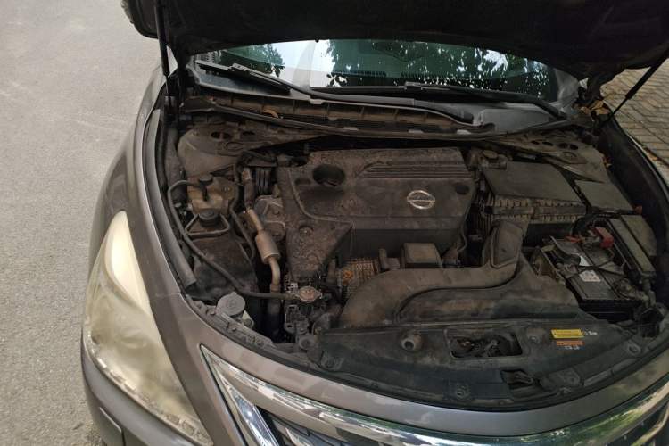 Used Nissan Teana 2014 Duke 2.5L XV-VIP Luxury Edition Engine Bay Right