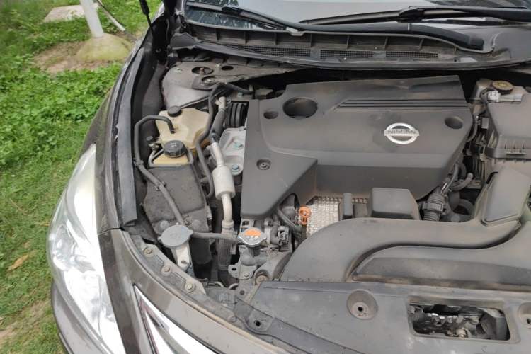 Used Nissan Teana 2014 Duke 2.5L XV-VIP Luxury Edition Engine Bay Right