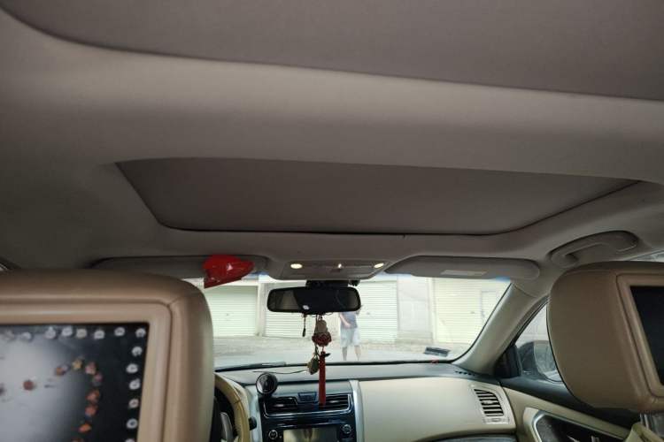 Used Nissan Teana 2014 Duke 2.5L XV-VIP Luxury Edition Headliner