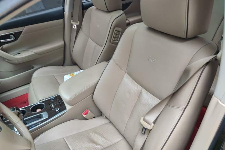 Used Nissan Teana 2014 Duke 2.5L XV-VIP Luxury Edition Left Front Seat