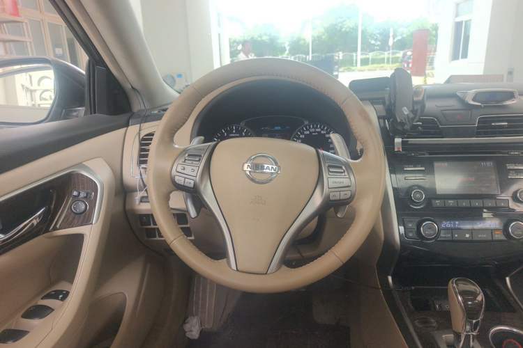 Used Nissan Teana 2014 2.5L XL Upper Tech Edition Steering Wheel
