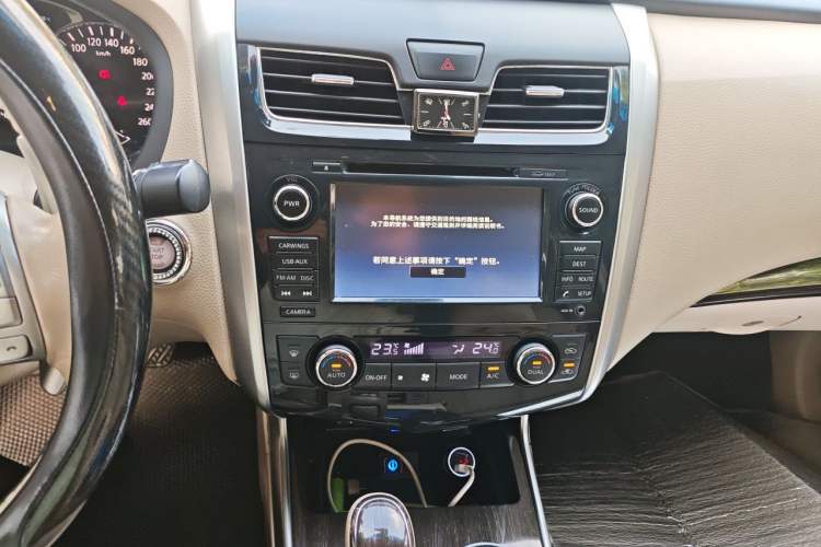 Used Nissan Teana 2014 Duke 2.5L XV-NAVI-FES Prestige Edition Audio And AC Panel