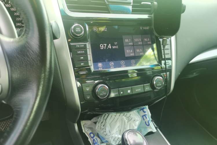 Used Nissan Teana 2014 Duke 2.5L XV Glory Edition Audio And AC Panel