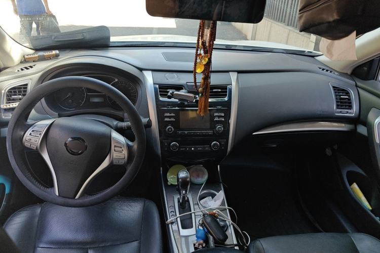 Used Nissan Teana 2014 2.0L XL Upper Tech Edition Center Console